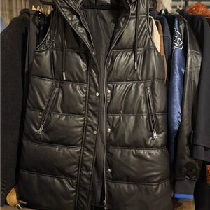 Zara Women’s Sleek Black Puffer Vest